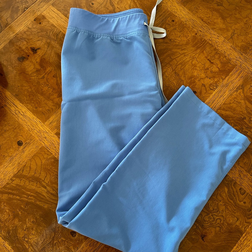Figs  Drawstring Livingston scrub pants sz Medium